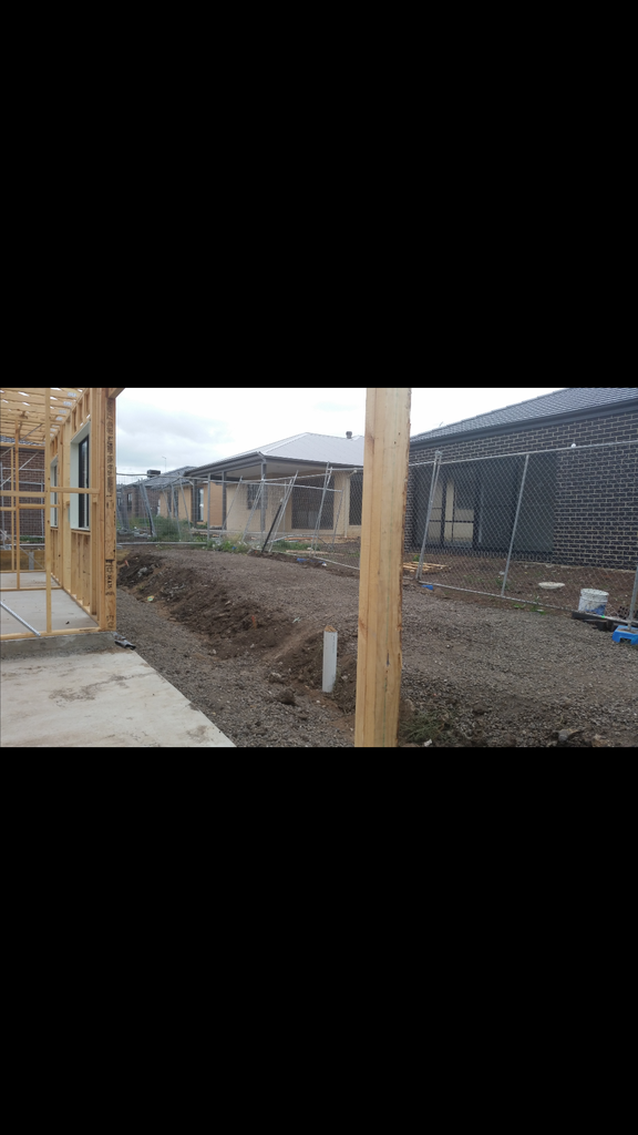 View topic - Whose responsibility is this? Levelling back yard. • Home